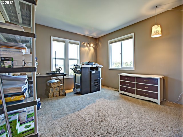 20588 Case Road Northeast Aurora, OR 97002 - Photo 13 of 29 Gallery Image 13