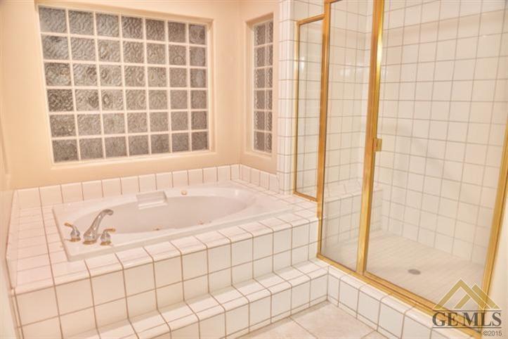 8112 Rockhampton Drive Bakersfield, CA 93313 - Photo 10 of 12