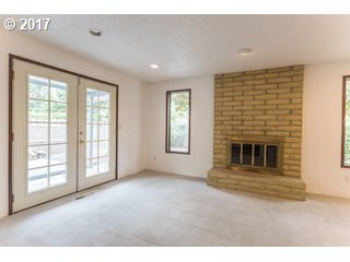 13975 Southwest Lisa Lane Beaverton, OR 97005 - Photo 6 of 12 Gallery Image 6