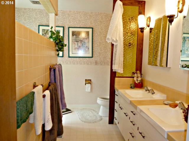 1148 Curry Road Roseburg, OR 97471 - Photo 10 of 16 Gallery Image 10