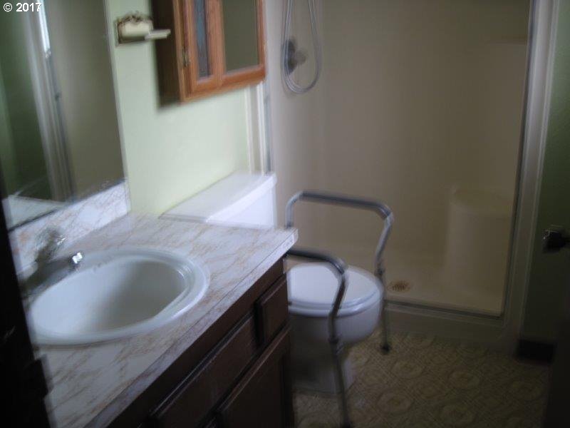 1334 Southwest 44th Street Pendleton, OR 97801 - Photo 10 of 13