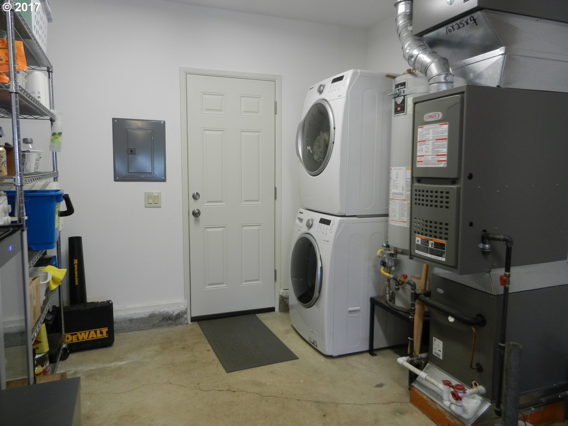 1741 Umpqua Road Woodburn, OR 97071 - Photo 10 of 15 Gallery Image 10