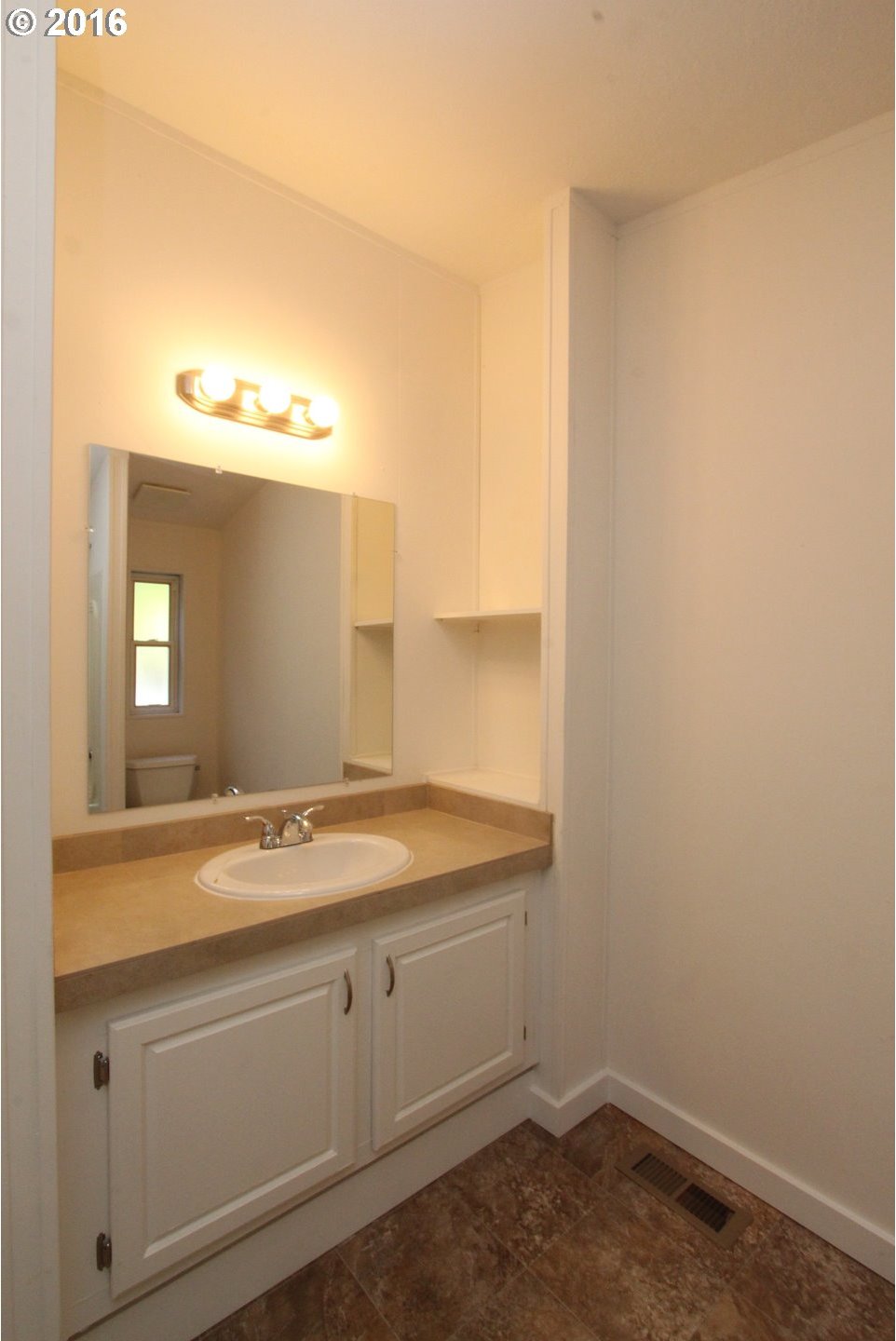 870 Si Town Road Castle Rock, WA 98611 - Photo 3 of 19 Gallery Image 3