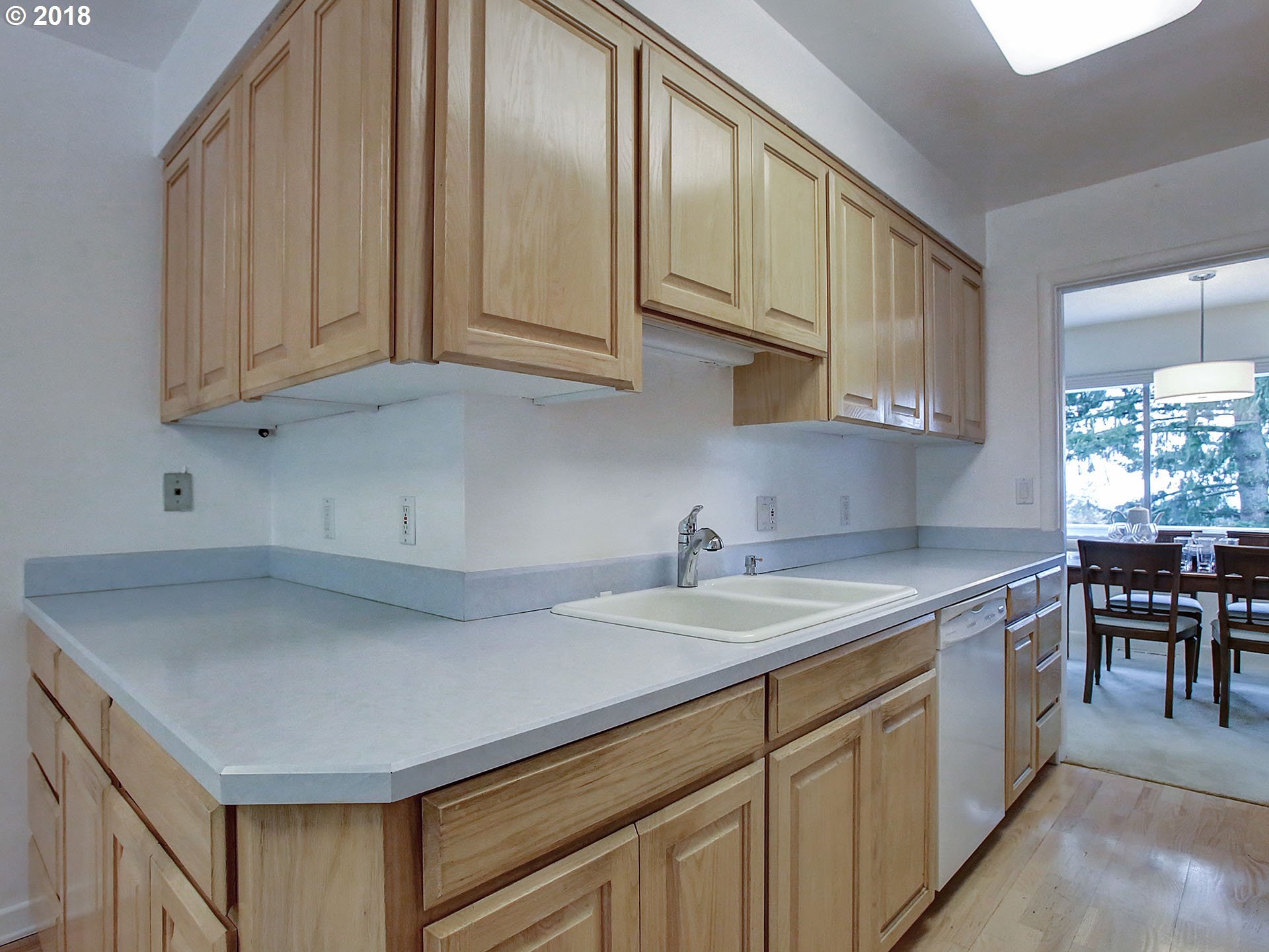 4821 Southwest 18th Place Portland, OR 97239 - Photo 16 of 31 Gallery Image 16
