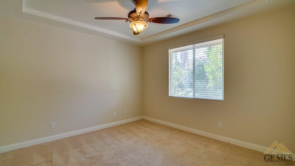 10207 Skiles Drive Bakersfield, CA 93311 - Photo 26 of 34