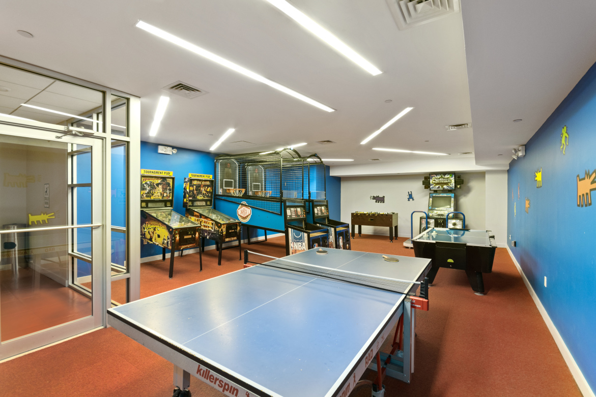 255 East 74th Street, Unit 8C Manhattan, NY 10021 - Photo 4 of 11