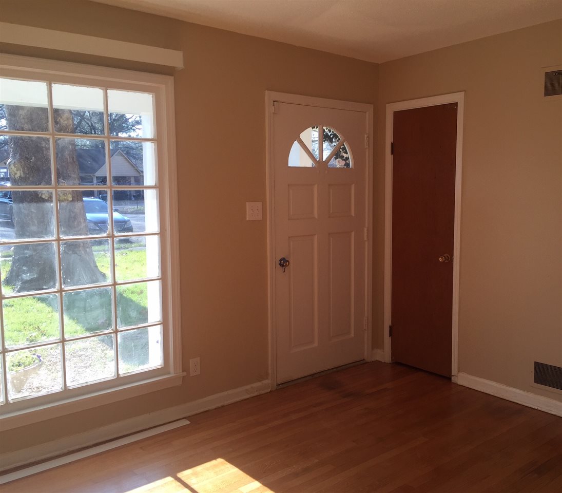 2854 Randy Cove Memphis, TN 38118 - Photo 2 of 17