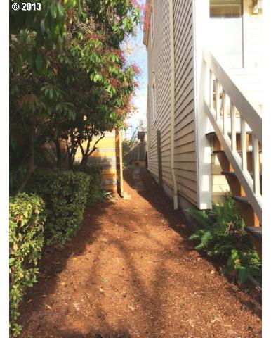 0535 Southwest Florida Street Portland, OR 97219 - Photo 10 of 15 Gallery Image 10