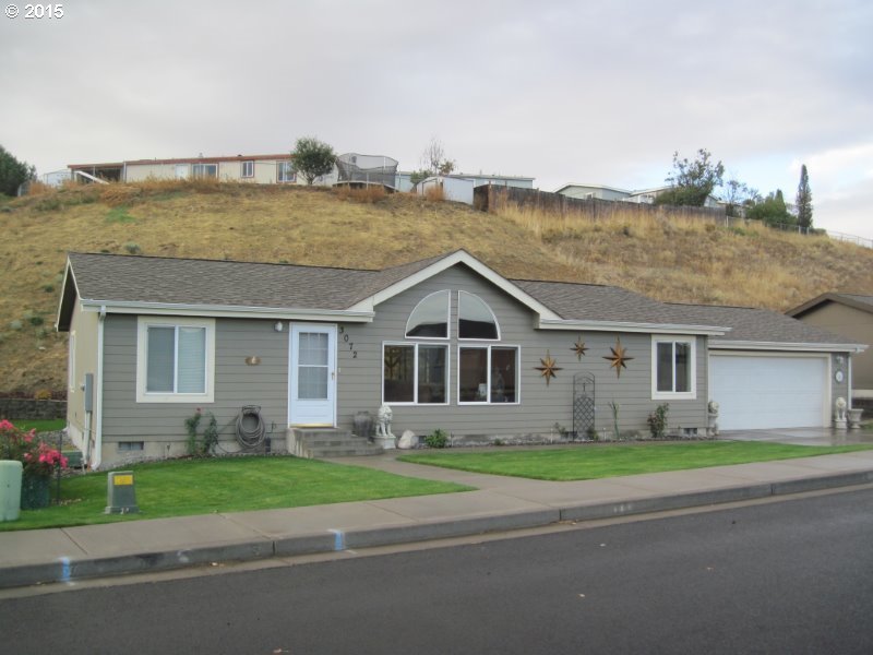 3072 Southwest River View Drive Pendleton, OR 97801 - Photo 1 of 17