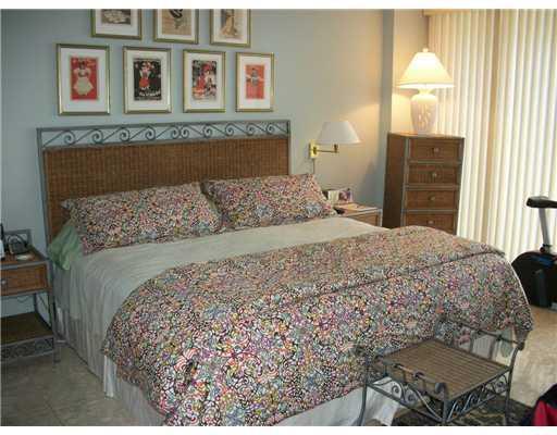 9341 Collins Avenue, Unit 904 Surfside, FL 33154 - Photo 7 of 22