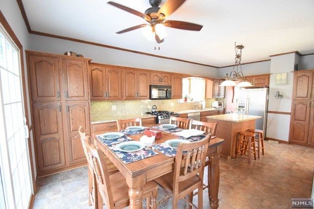 25 Suncrest Avenue Haledon, NJ 07508 - Photo 8 of 17