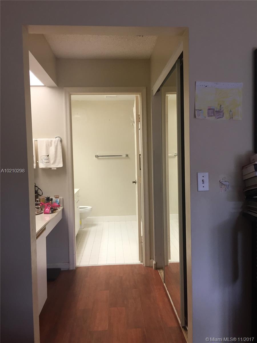 2582 Southeast 7th Court Homestead, FL 33033 - Photo 12 of 30