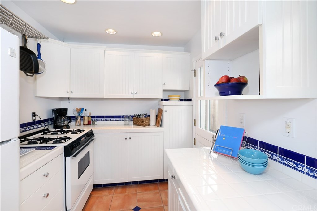 360 Ruby Street Laguna Beach, CA 92651 - Photo 7 of 15