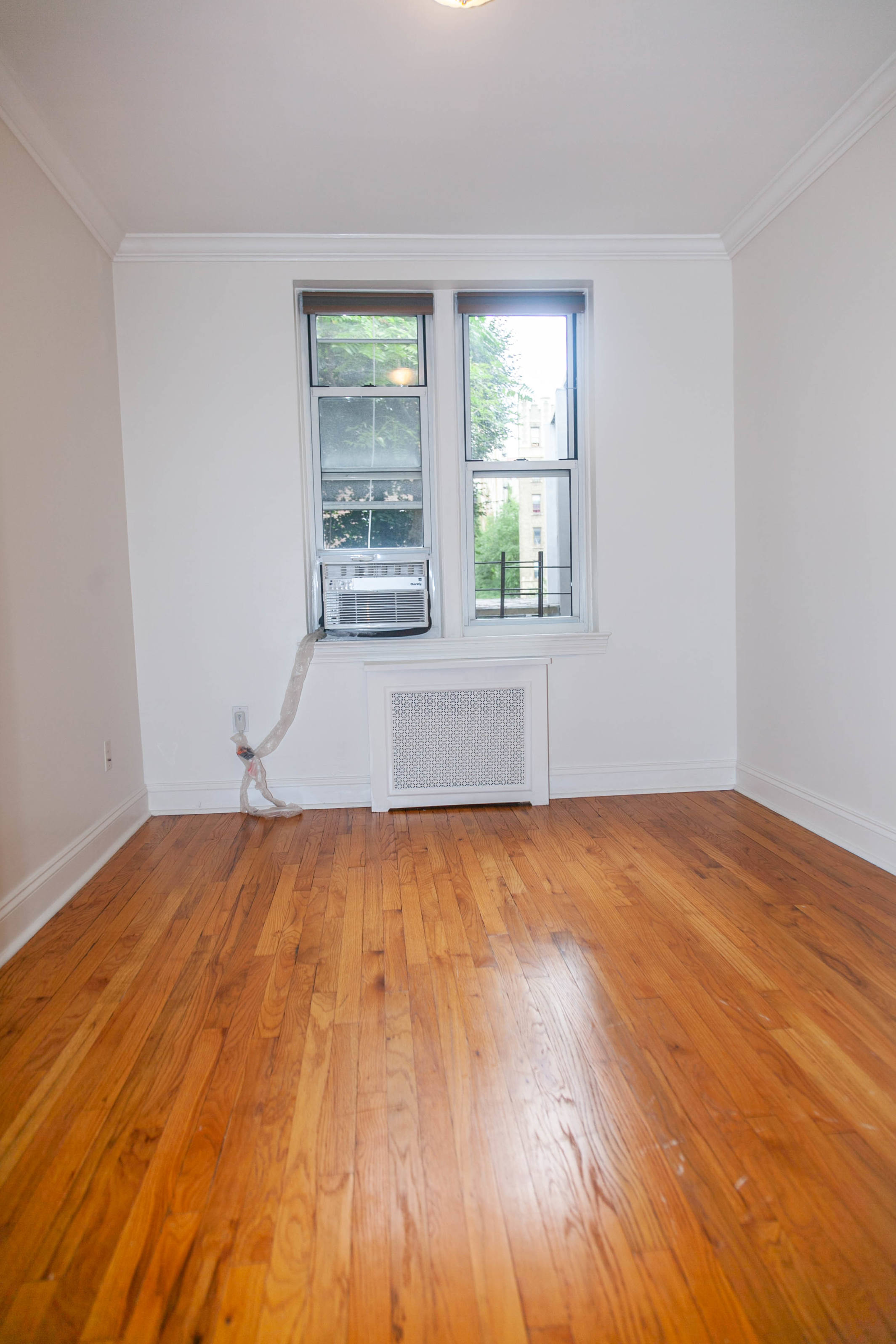 143 Bennett Avenue, Unit 2P Manhattan, NY 10040 - Photo 6 of 12