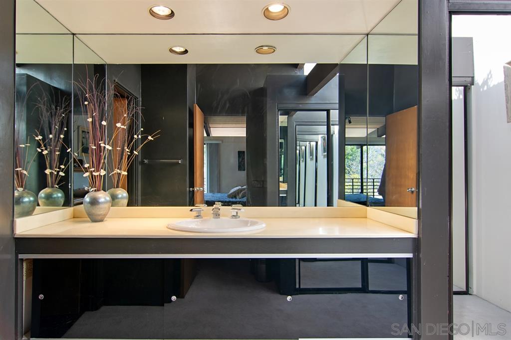 807 La Jolla Rancho Road La Jolla, CA 92037 - Photo 10 of 25