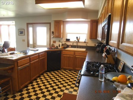 11 Northwest Brosi Orchard Road Winston, OR 97496 - Photo 11 of 32 Gallery Image 11