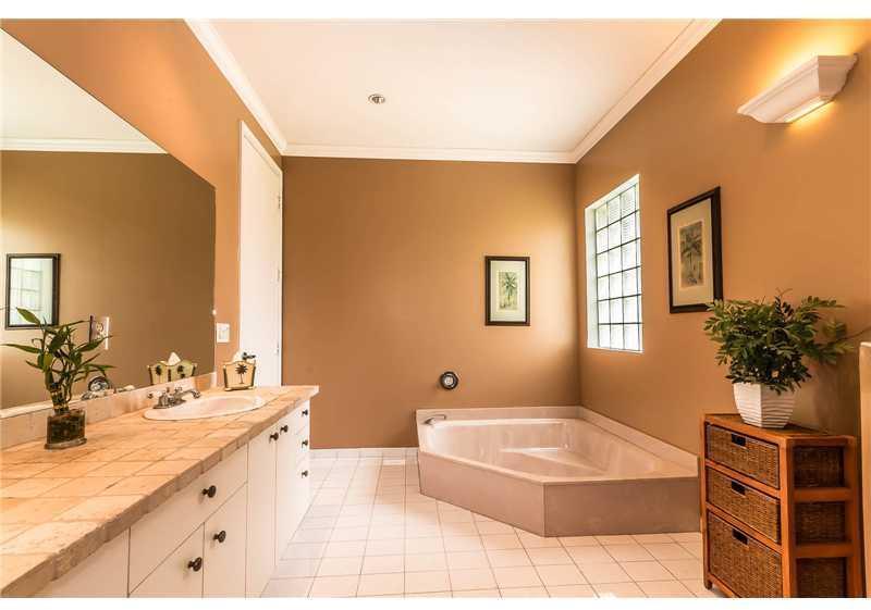 Silver Lakes Pembroke Pines, FL 33029 - Photo 16 of 26