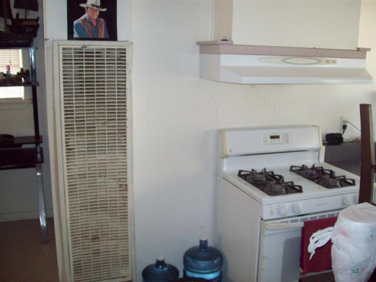 3045 Alloway Lane Bakersfield, CA 93307 - Photo 10 of 16