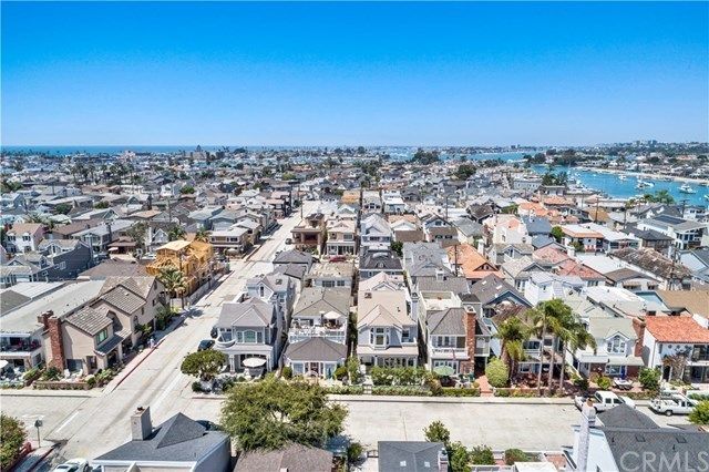 $2,725,000 | 305 Sapphire Avenue, Newport Beach, CA 92662