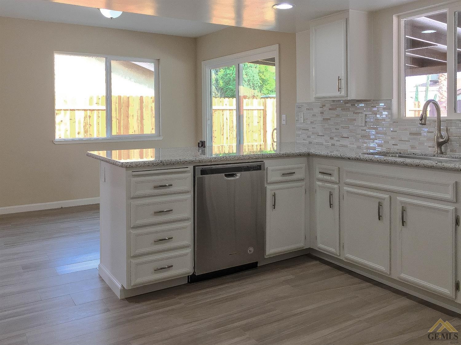 2404 Fairview Road Bakersfield, CA 93304 - Photo 9 of 21 Gallery Image 9