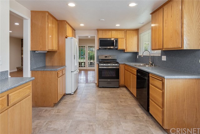 256 Kanan Road Oak Park, CA 91377 - Photo 4 of 14