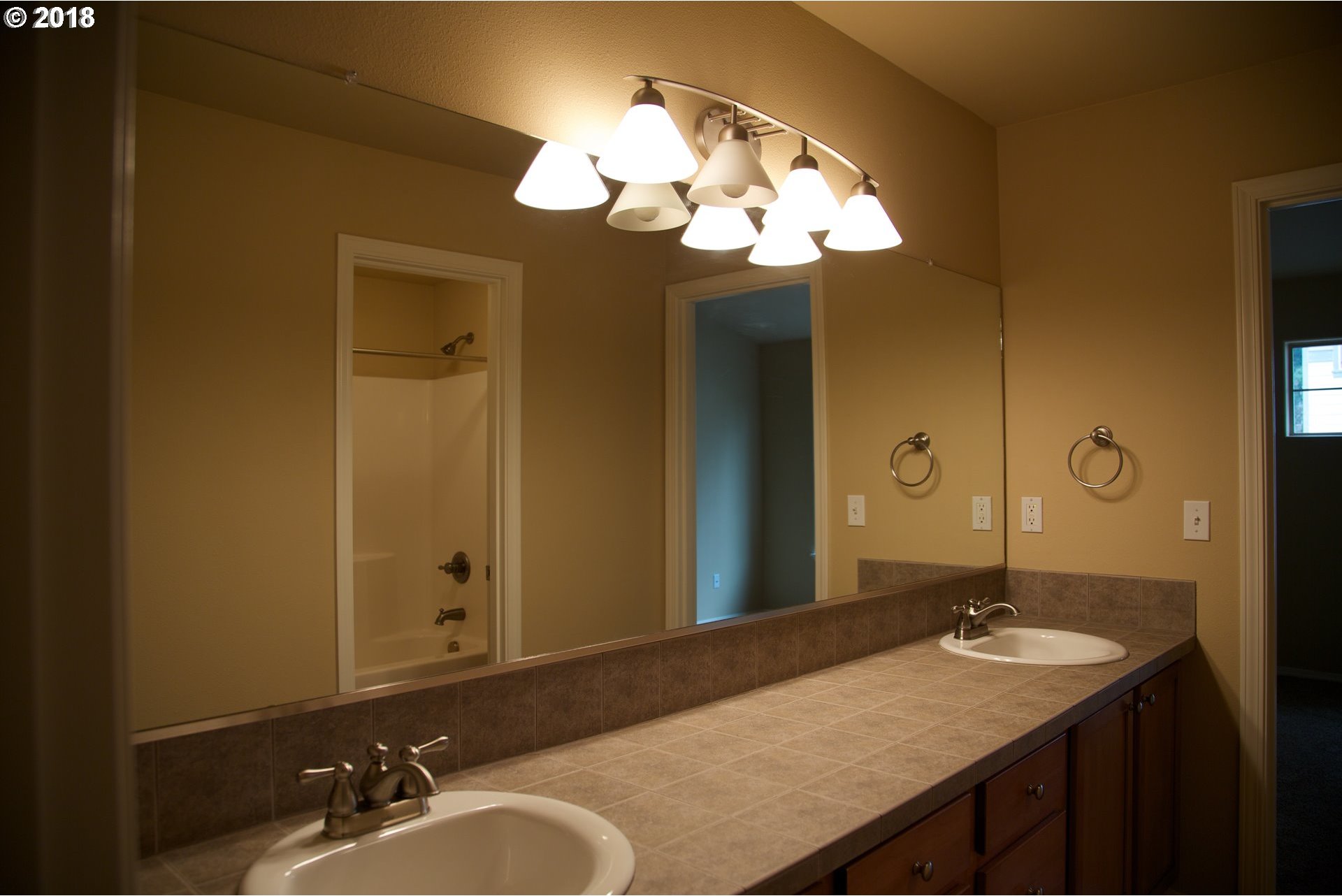 15556 Southwest Stone Ridge Circle Beaverton, OR 97007 - Photo 4 of 16 Gallery Image 4