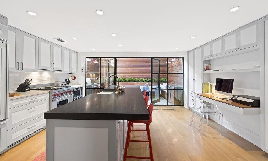 208 West 11th Street Manhattan, NY 10014 - Photo 14 of 19