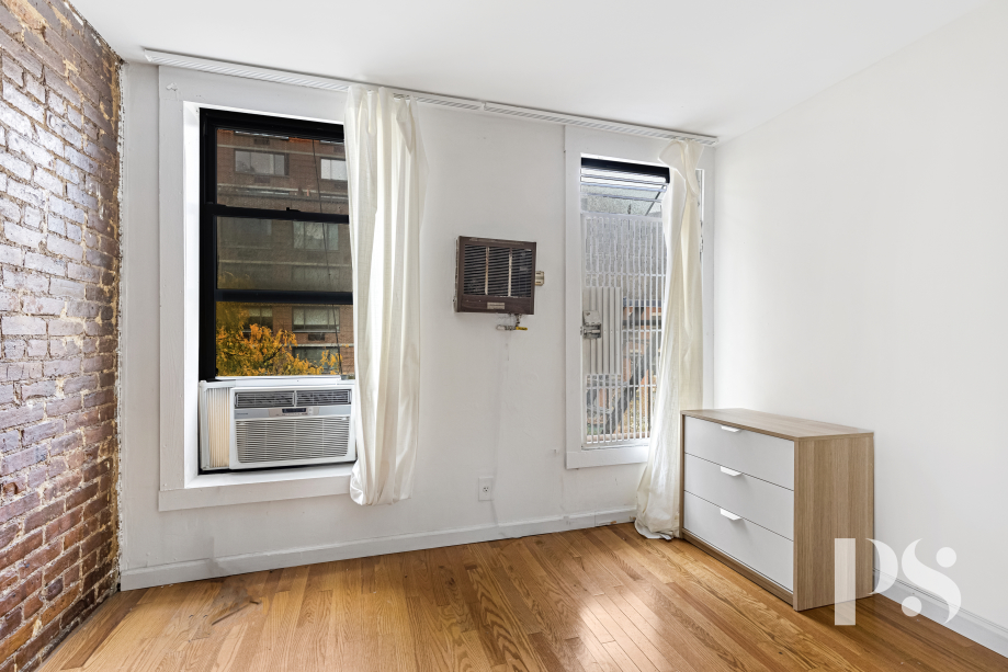 820 10th Avenue, Unit 3 Manhattan, NY 10019 - Photo 11 of 12