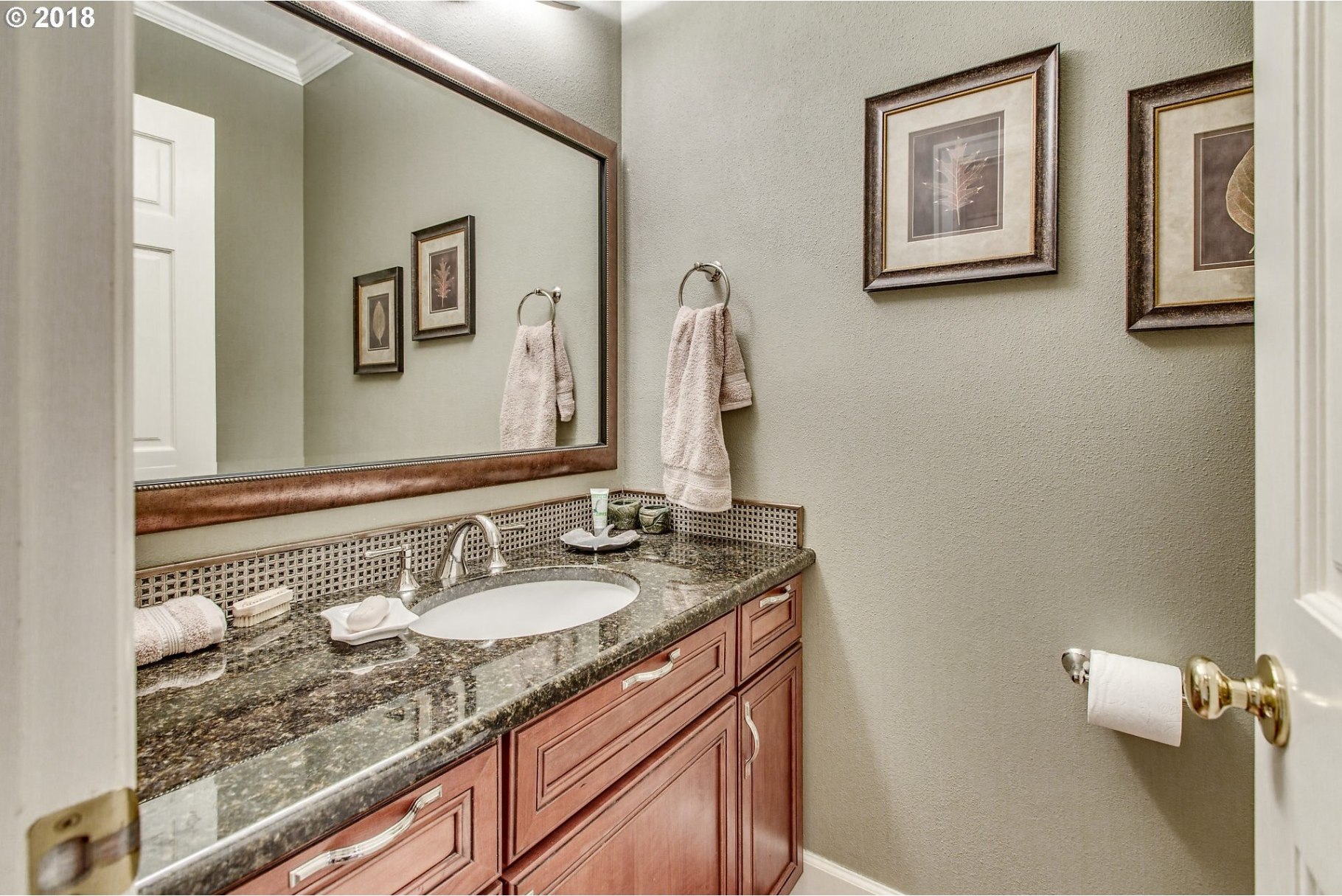 4364 Southwest Trail Road Tualatin, OR 97062 - Photo 9 of 25 Gallery Image 9