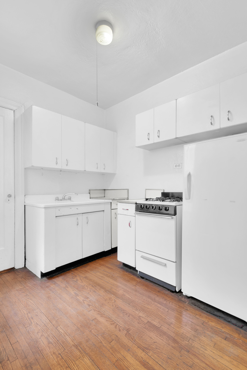 22 Grove St, Unit 2D Manhattan, NY 10014 - Photo 5 of 9