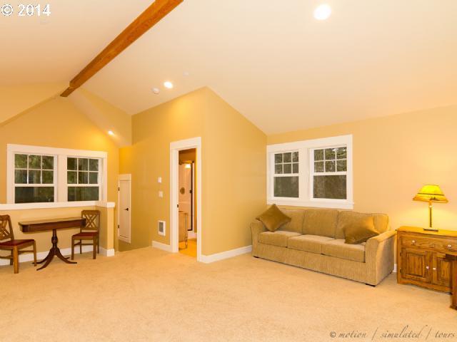 5616 Southwest Texas Street Portland, OR 97219 - Photo 9 of 14 Gallery Image 9