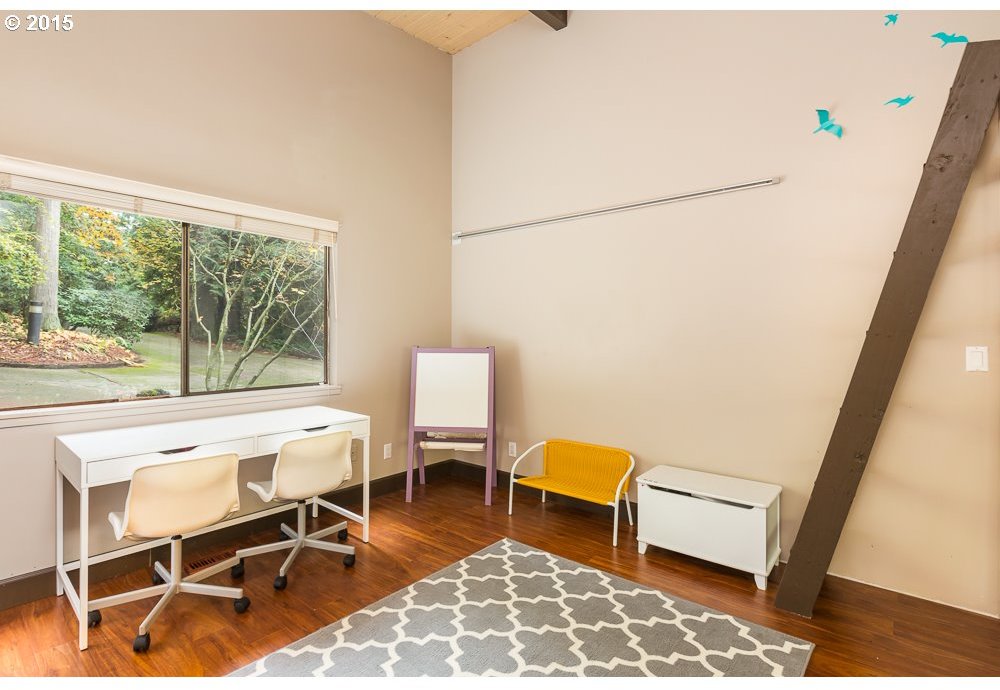 6433 Southwest Laber Road Portland, OR 97221 - Photo 10 of 27