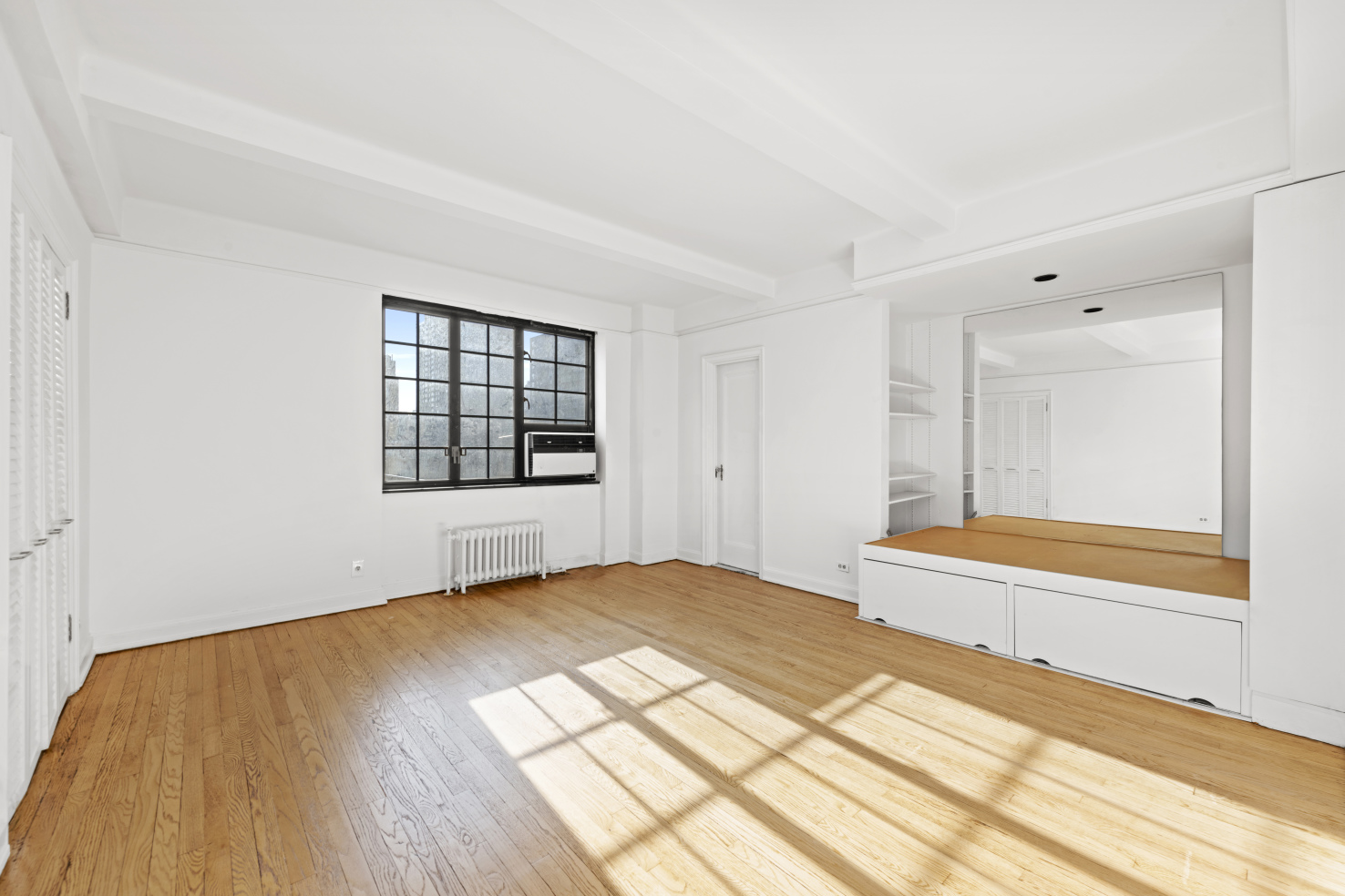 211 East 35th Street, Unit 8A Manhattan, NY 10016 - Photo 2 of 9