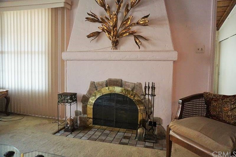 2107 West 84th Place Los Angeles, CA 90047 - Photo 7 of 30