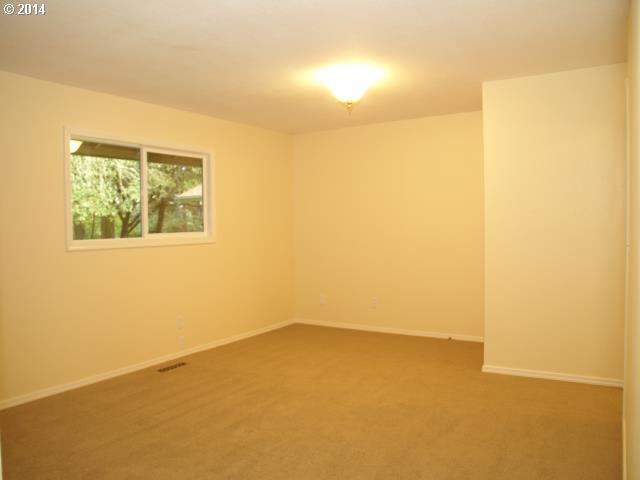 20075 Northwest Phillips Road Hillsboro, OR 97124 - Photo 5 of 16 Gallery Image 5