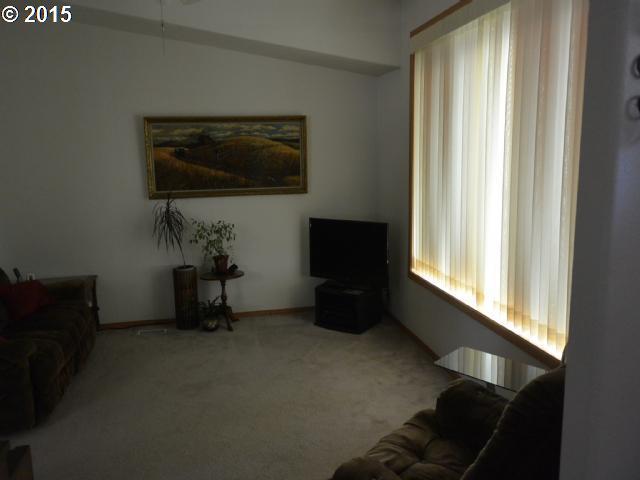 915 Pipeline Road Goldendale, WA 98620 - Photo 4 of 14 Gallery Image 4