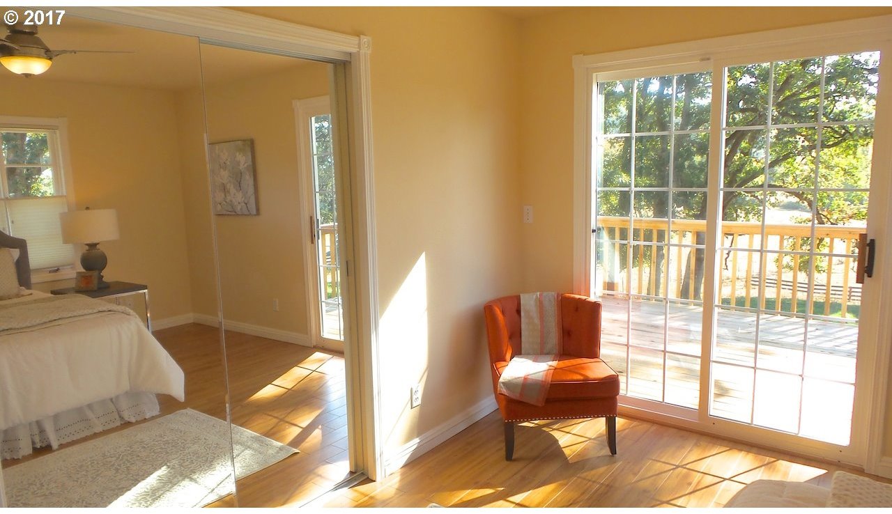 4077 Colonial Road Roseburg, OR 97471 - Photo 18 of 32 Gallery Image 18