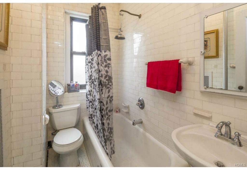 31 Pondfield Road, Unit 47 Bronxville, NY 10708 - Photo 8 of 14 Gallery Image 8