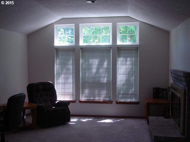 2213 Riviera Court Hubbard, OR 97032 - Photo 5 of 14 Gallery Image 5