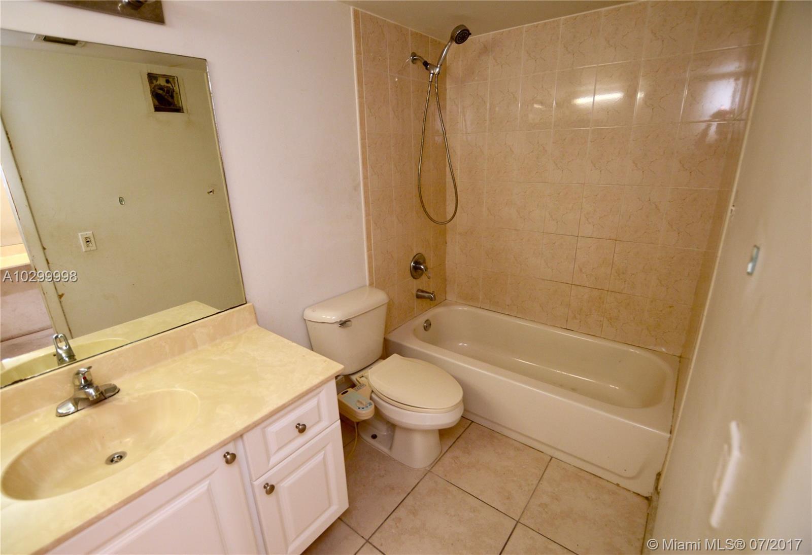 711 North Pine Island Road, Unit 409 Plantation, FL 33324 - Photo 29 of 32