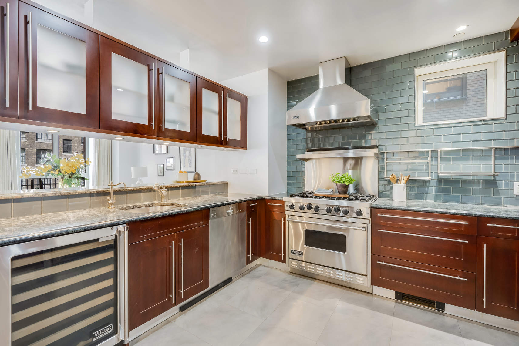 330 East 72nd Street, Unit 6 Manhattan, NY 10021 - Photo 3 of 10