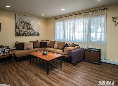 33 Blacksmith Road Levittown, NY 11756 - Photo 13 of 20 Gallery Image 13