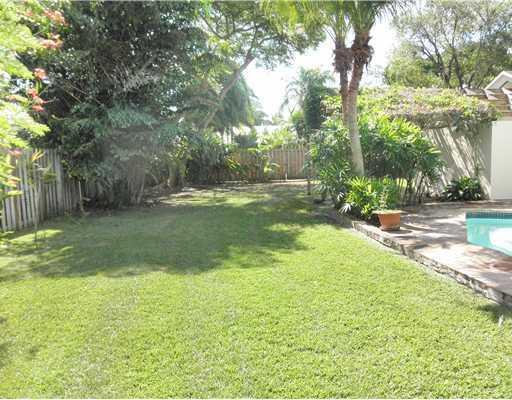 14135 Southwest 99th Court Miami, FL 33176 - Photo 7 of 9