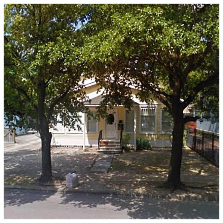 1127 Yale, a cute tri-plex in the Heart of Everything in the Houston Heights.  Steps to local hotspots.