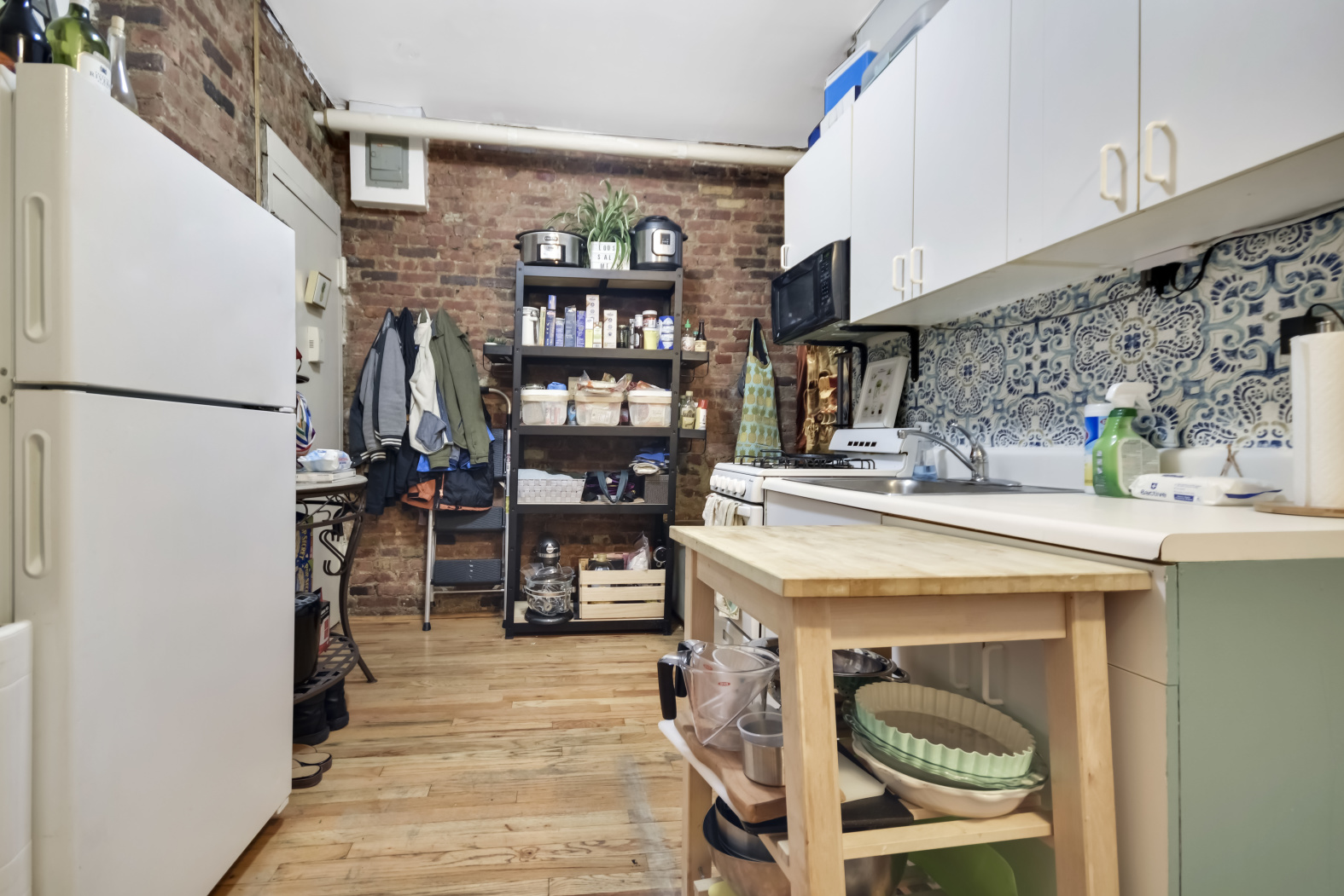 416 East 71st Street, Unit 8 Manhattan, NY 10021 - Photo 2 of 6