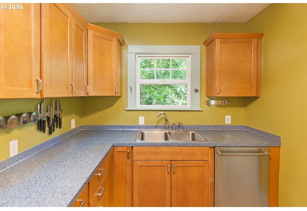 7120 Southwest Capitol Hill Road Portland, OR 97219 - Photo 6 of 25 Gallery Image 6