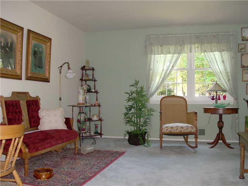 210 McKenzie Road Clinton, PA 15026 - Photo 6 of 25 Gallery Image 6