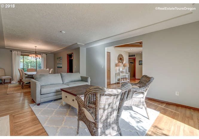 7068 Southwest Windemere Loop Portland, OR 97225 - Photo 6 of 28 Gallery Image 6