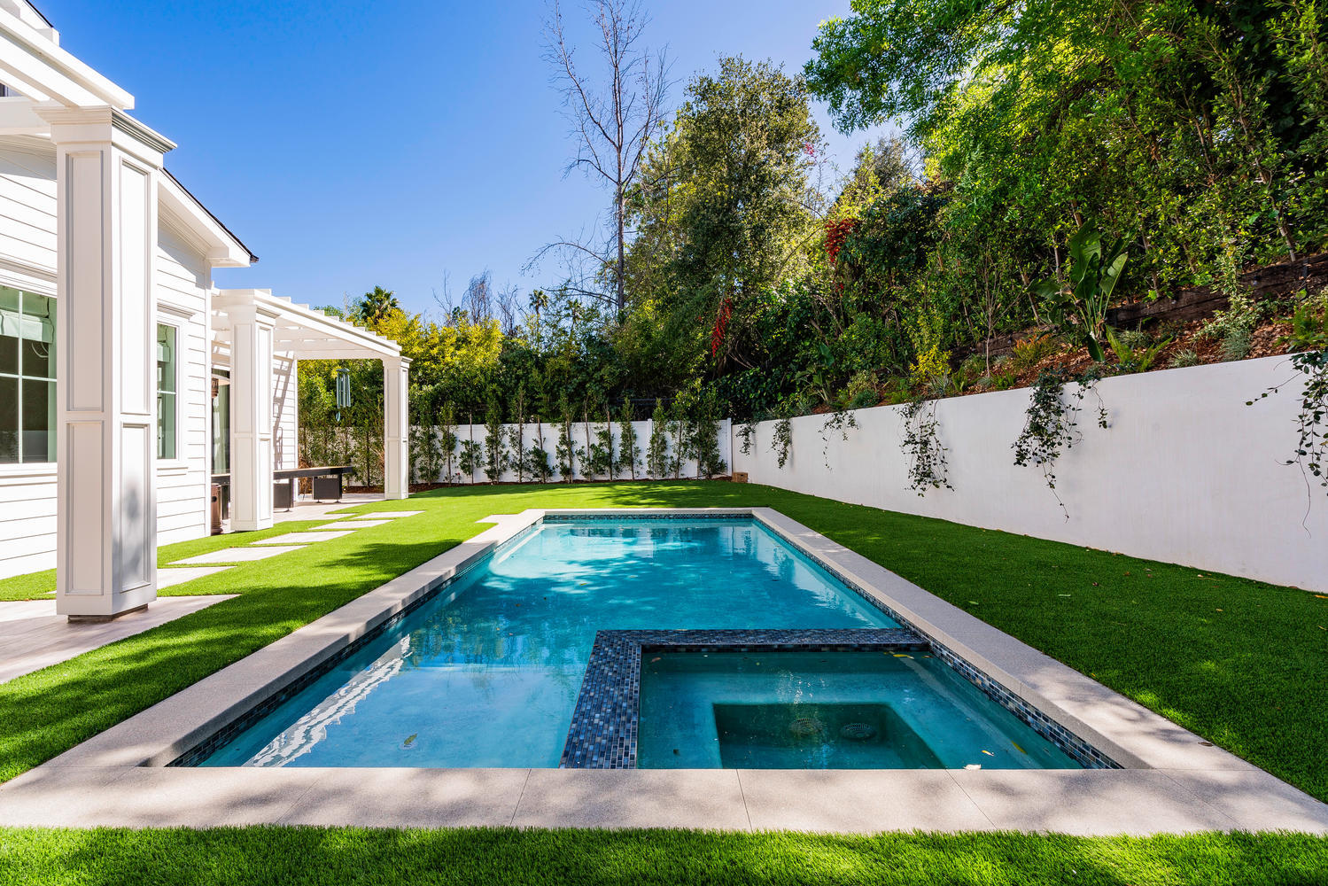 4143 Hayvenhurst Drive Encino, CA 91436 - Photo 55 of 60