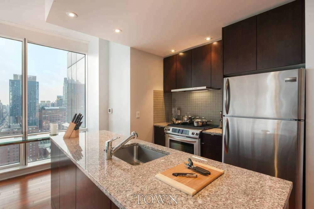 306 West 48th Street, Unit 28C Manhattan, NY 10036 - Photo 3 of 6